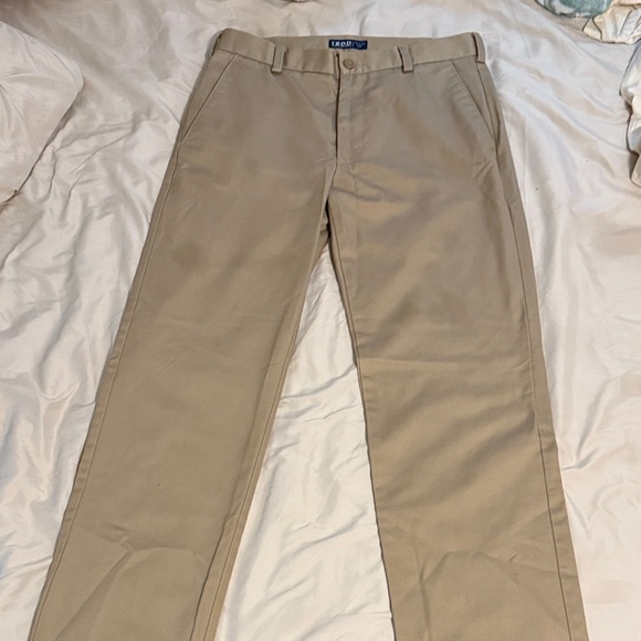 Izod Men's Khaki Chinos - Picture 1 of 3